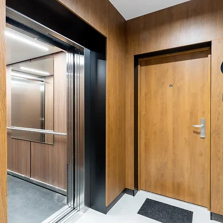 Tolomeo Mega Apartman *